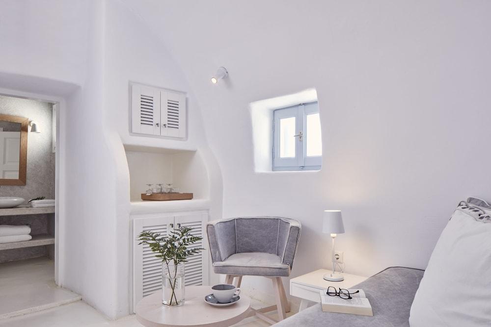 Cliff Side Suites Тира Экстерьер фото