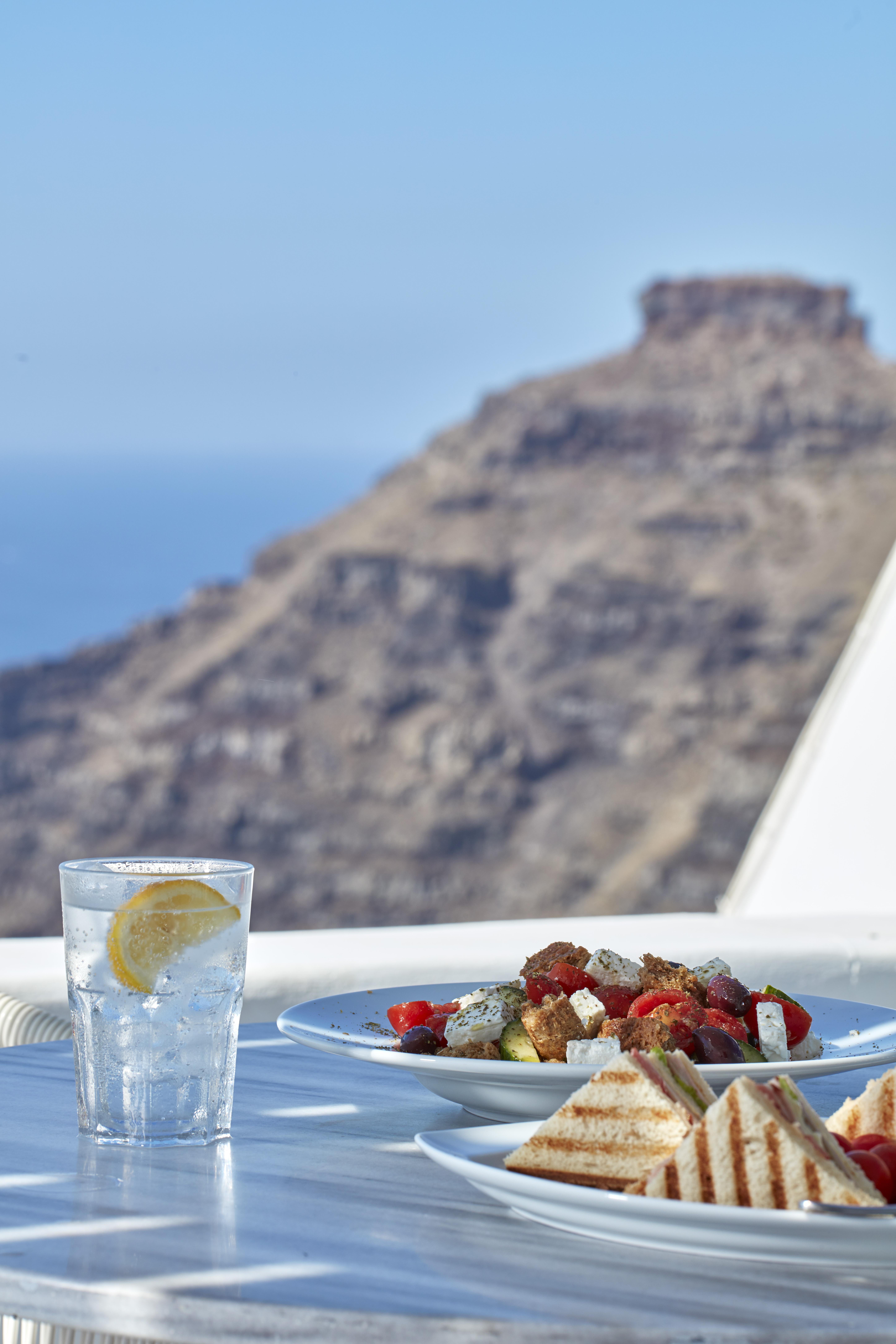 Cliff Side Suites Тира Экстерьер фото