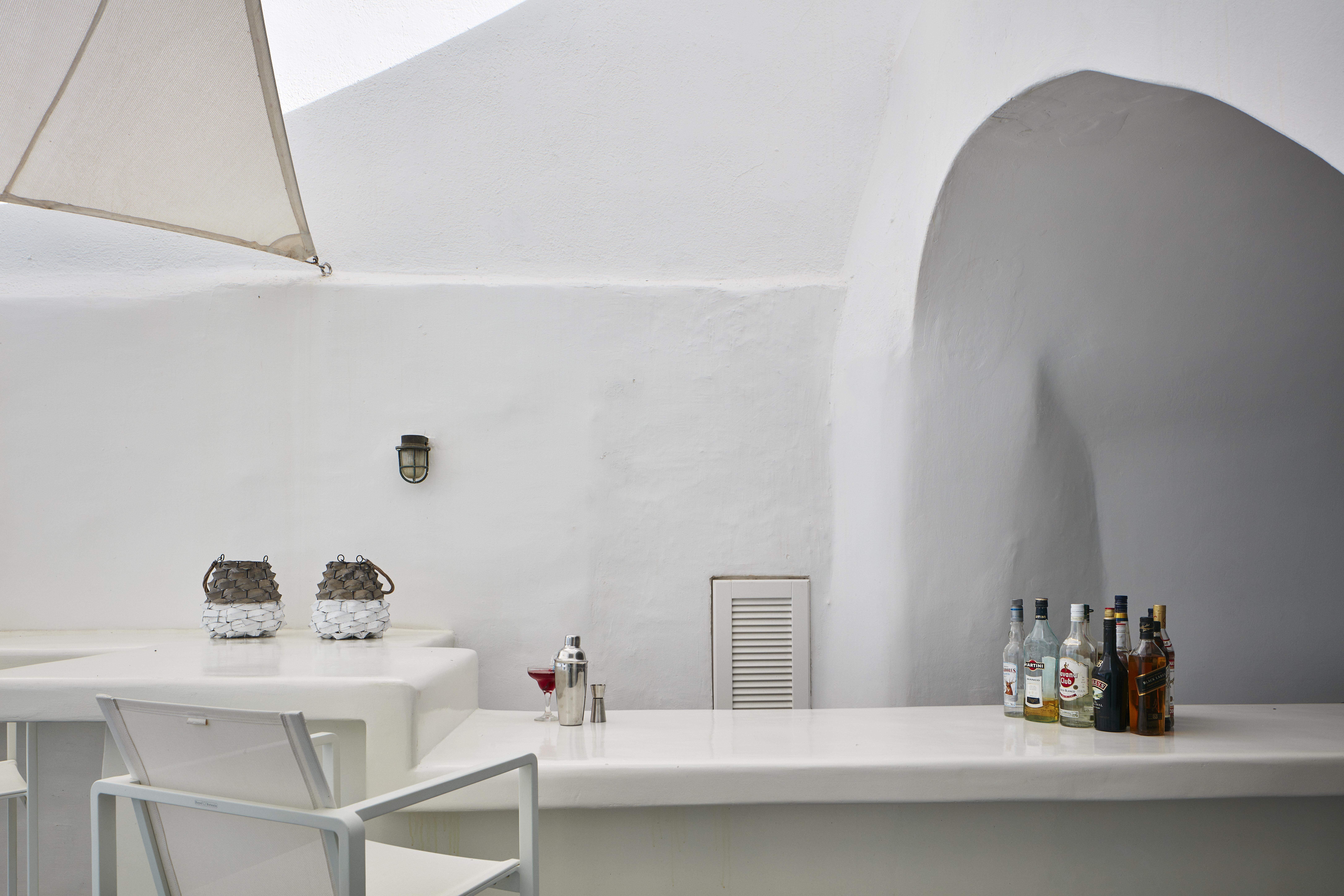 Cliff Side Suites Тира Экстерьер фото