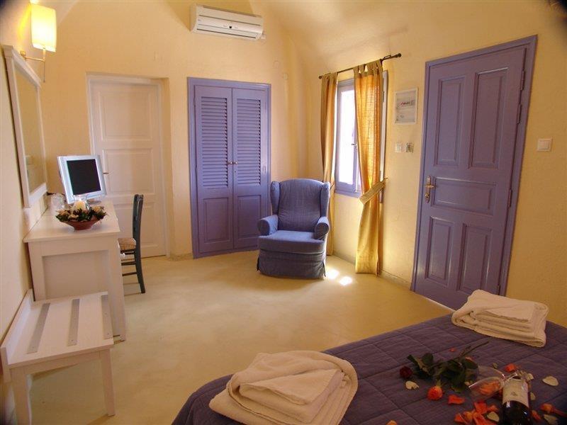 Cliff Side Suites Тира Экстерьер фото
