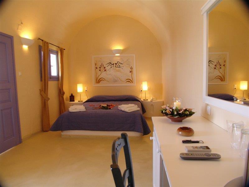 Cliff Side Suites Тира Экстерьер фото